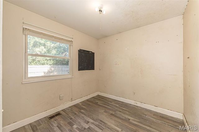 17 Oak Knoll Drive, St Peters, MO 63376