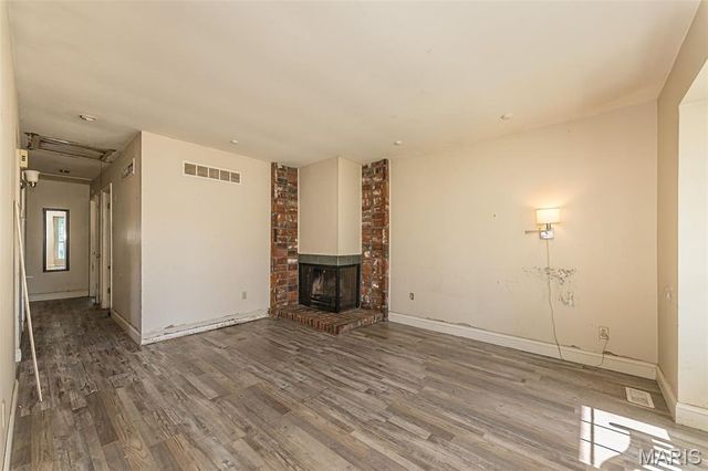 17 Oak Knoll Drive, St Peters, MO 63376