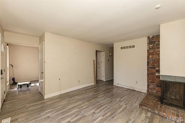 17 Oak Knoll Drive, St Peters, MO 63376