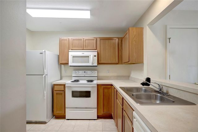 6842 DARTMOUTH HILL STREET, Riverview, FL 33578