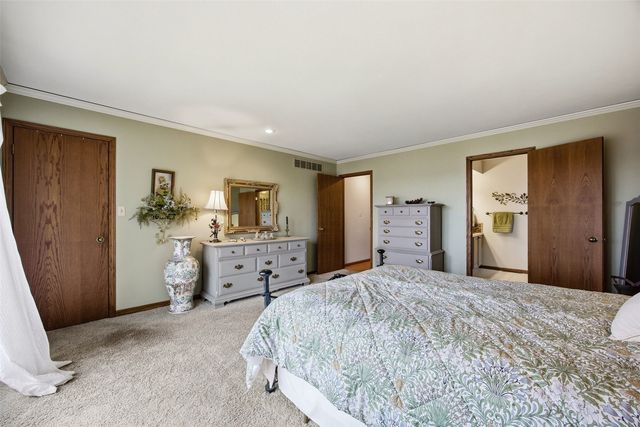 3634 Honey Hill Drive SE, Cedar Rapids, IA 52403