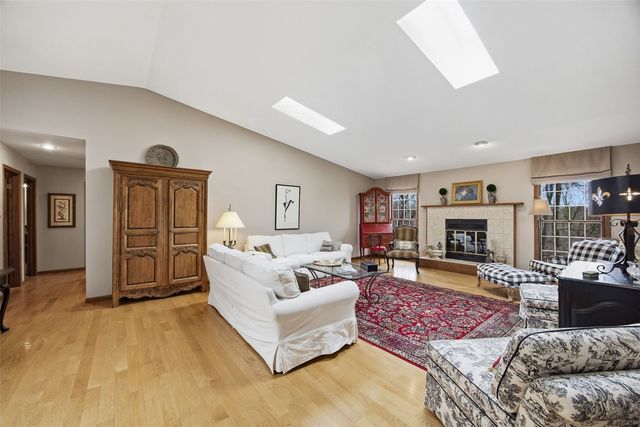 3634 Honey Hill Drive SE, Cedar Rapids, IA 52403