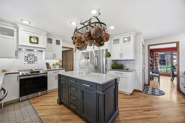 3634 Honey Hill Drive SE, Cedar Rapids, IA 52403