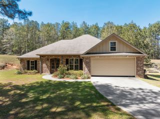 67 Lake Thoreau Rd., Hattiesburg, MS 39402