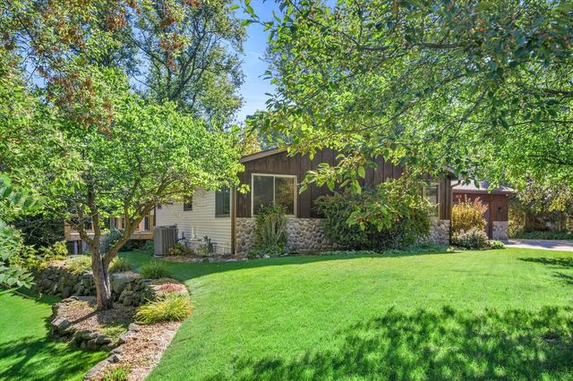 130 S Teri LANE, Hartford, WI 53027