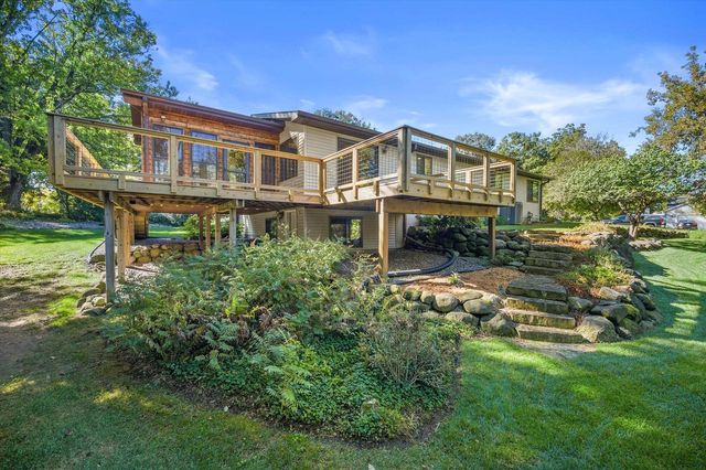 130 S Teri LANE, Hartford, WI 53027