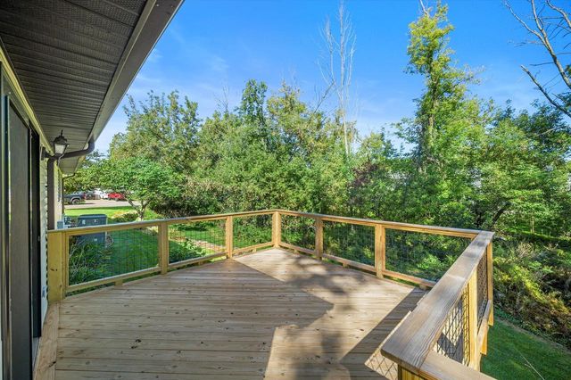 130 S Teri LANE, Hartford, WI 53027