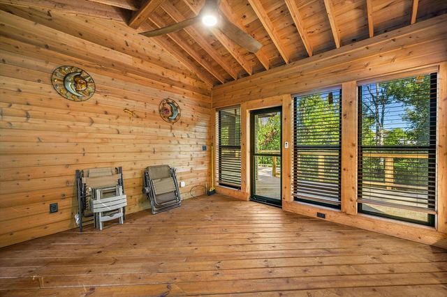 130 S Teri LANE, Hartford, WI 53027