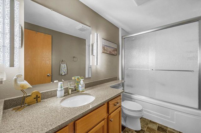 130 S Teri LANE, Hartford, WI 53027