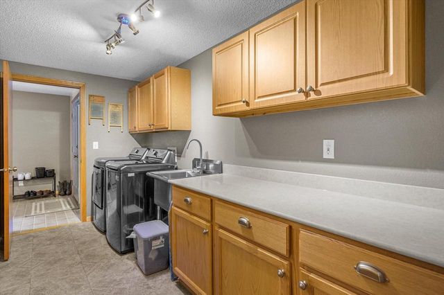 130 S Teri LANE, Hartford, WI 53027
