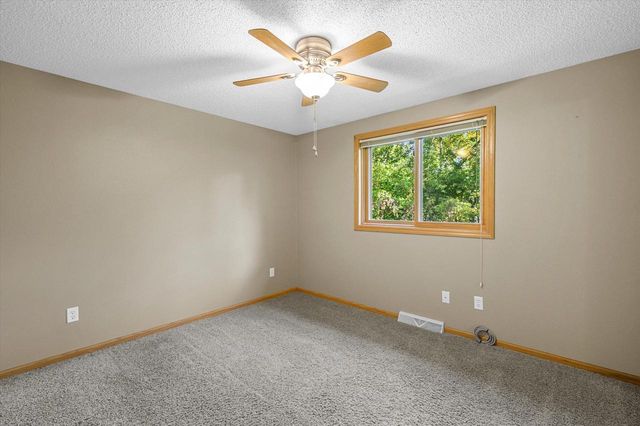 130 S Teri LANE, Hartford, WI 53027
