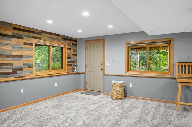 130 S Teri LANE, Hartford, WI 53027