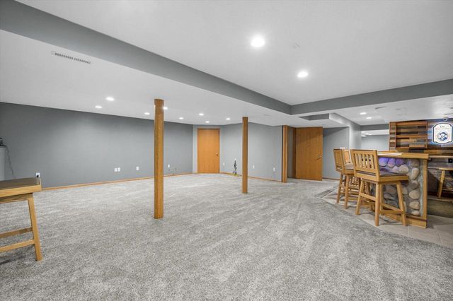 130 S Teri LANE, Hartford, WI 53027