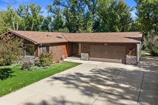 130 S Teri LANE, Hartford, WI 53027
