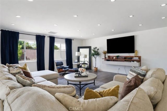 7815 Fenwick, Los Angeles, CA 91040