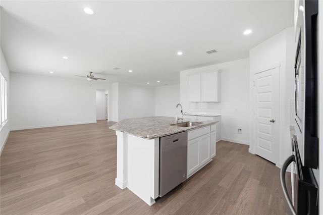 4216 Valley Glen Lane, League City, TX 77573