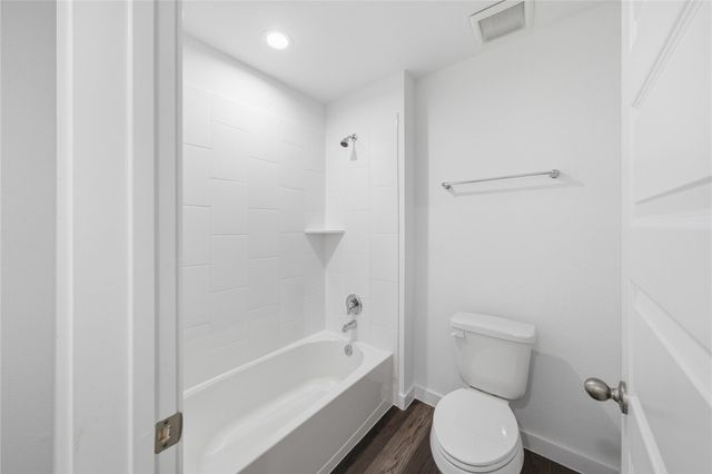 4216 Valley Glen Lane, League City, TX 77573