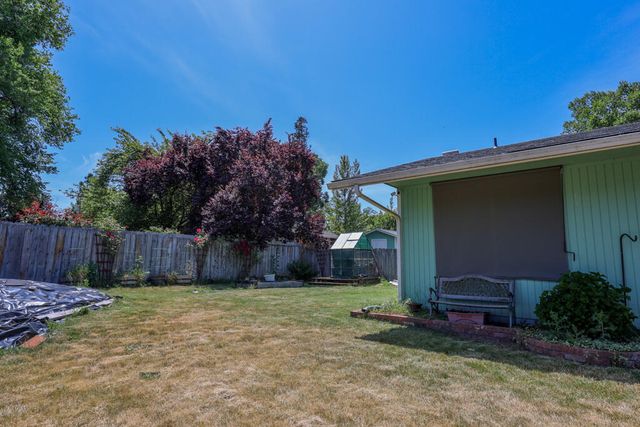 960 Schroeder, Grants Pass, OR 97527