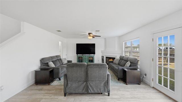 585 Siebert DR, Kyle, TX 78640