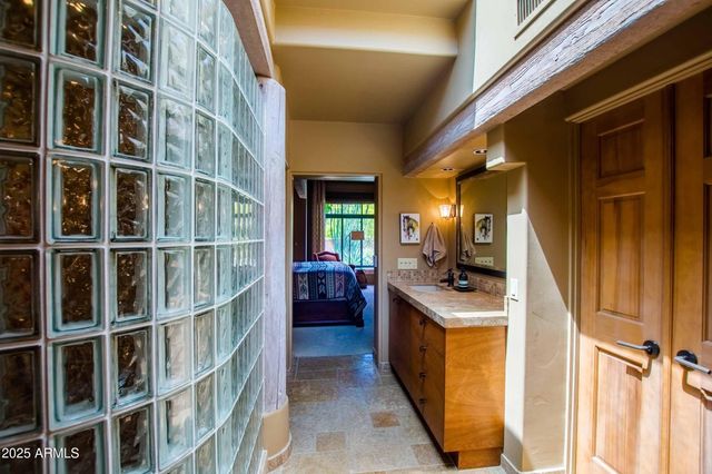 8502 E CAVE CREEK Road 61, Carefree, AZ 85377