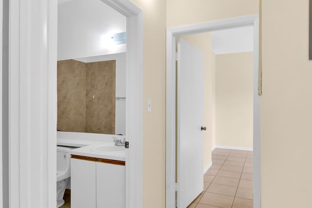 671 Cypress Lake Boulevard D21, Deerfield Beach, FL 33064