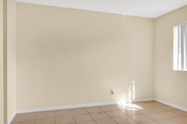 671 Cypress Lake Boulevard D21, Deerfield Beach, FL 33064