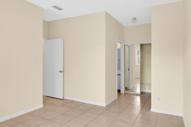 671 Cypress Lake Boulevard D21, Deerfield Beach, FL 33064