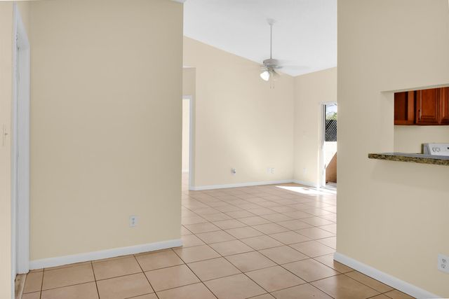 671 Cypress Lake Boulevard D21, Deerfield Beach, FL 33064