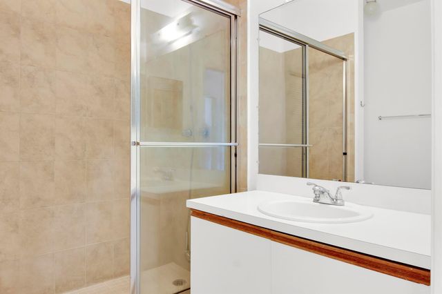 671 Cypress Lake Boulevard D21, Deerfield Beach, FL 33064