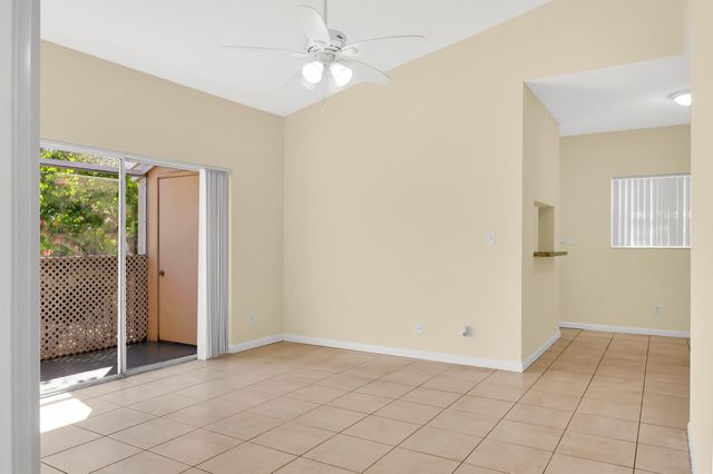 671 Cypress Lake Boulevard D21, Deerfield Beach, FL 33064
