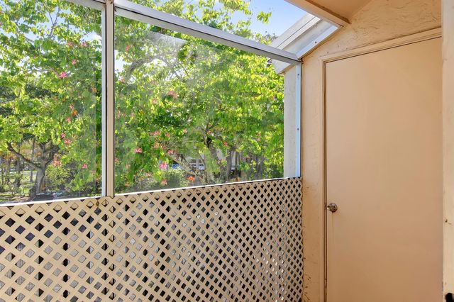 671 Cypress Lake Boulevard D21, Deerfield Beach, FL 33064