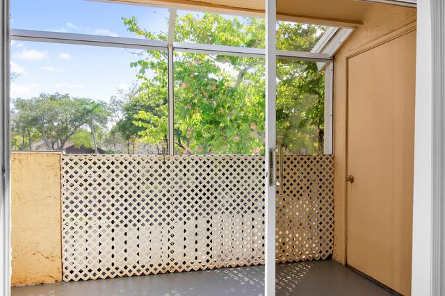 671 Cypress Lake Boulevard D21, Deerfield Beach, FL 33064