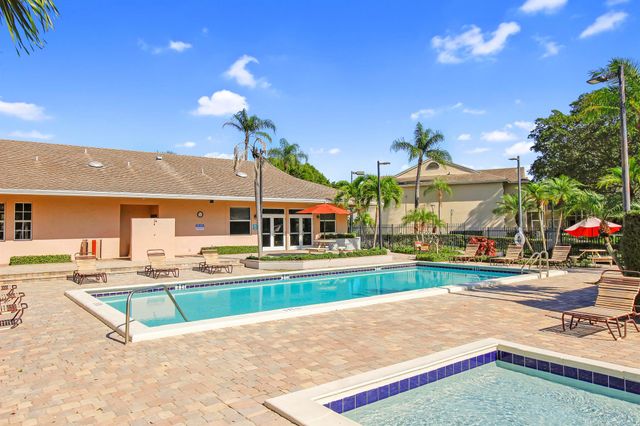 671 Cypress Lake Boulevard D21, Deerfield Beach, FL 33064