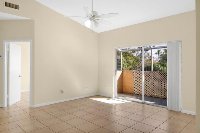 671 Cypress Lake Boulevard D21, Deerfield Beach, FL 33064