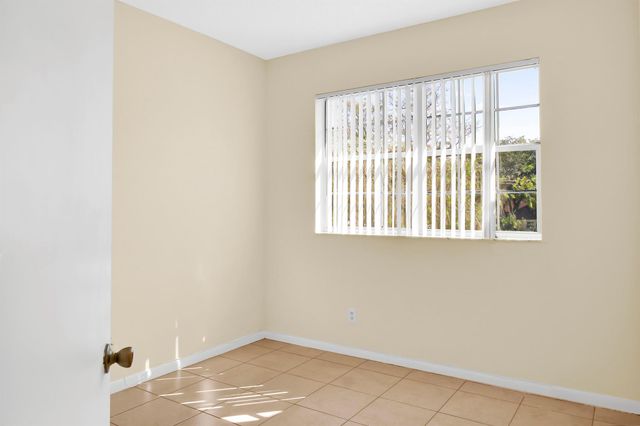 671 Cypress Lake Boulevard D21, Deerfield Beach, FL 33064