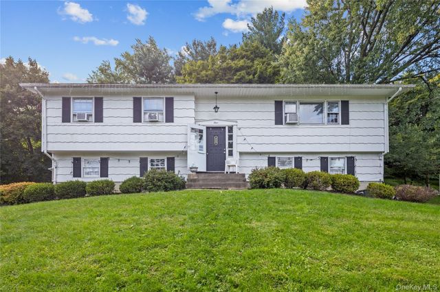 4 Great Oaks Drive, New City, NY 10956