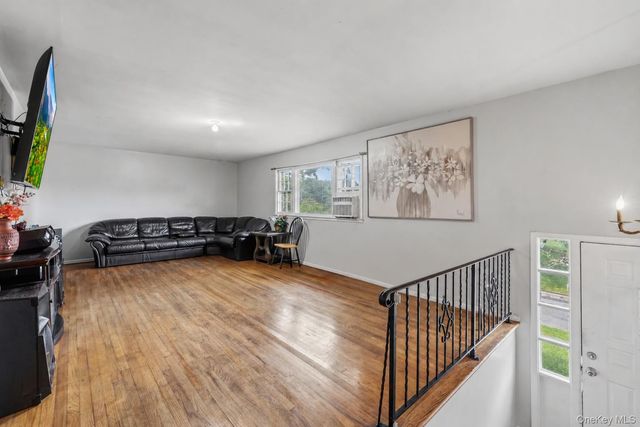 4 Great Oaks Drive, New City, NY 10956