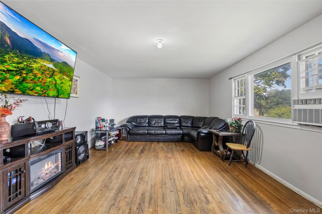 4 Great Oaks Drive, New City, NY 10956