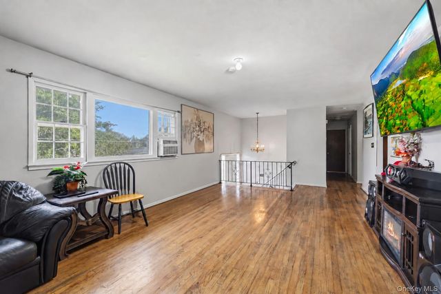 4 Great Oaks Drive, New City, NY 10956