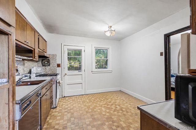 4 Great Oaks Drive, New City, NY 10956