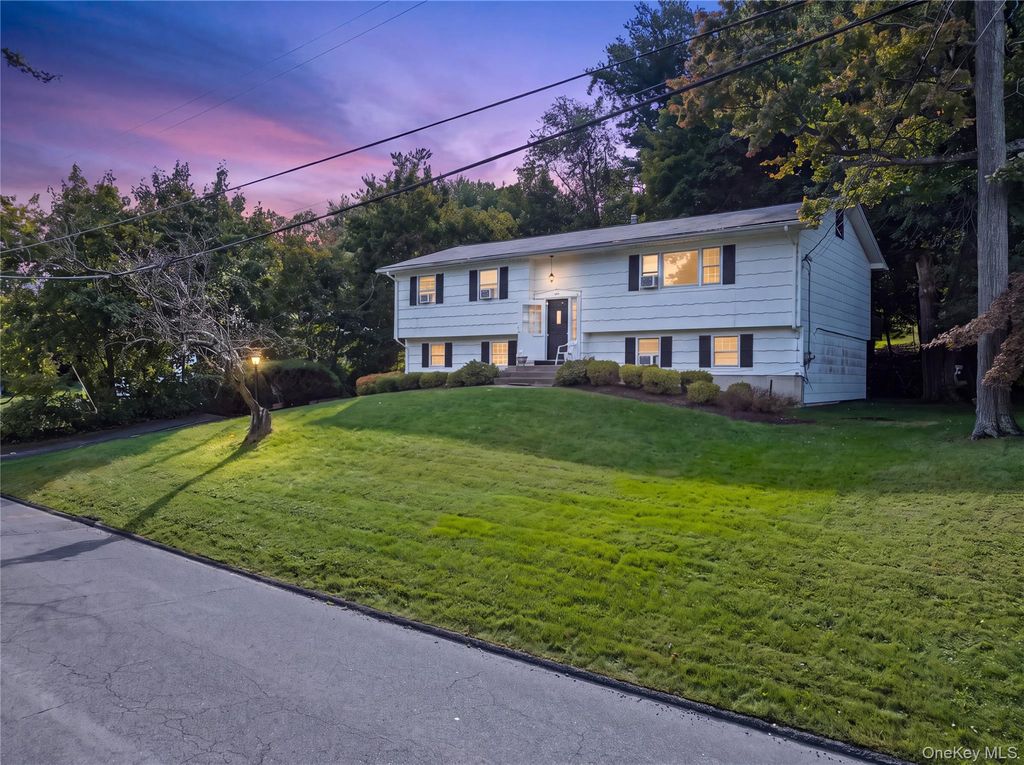 4 Great Oaks Drive, New City, NY 10956