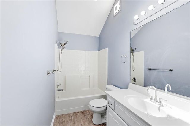 1506 Horseshoe Drive, Raymore, MO 64083
