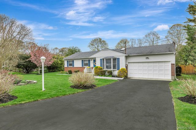 59 Homewood Drive, Hampton Bays, NY 11946