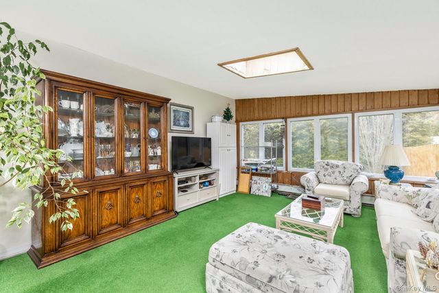 59 Homewood Drive, Hampton Bays, NY 11946