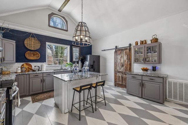 500 5th Ave, E, Springfield, TN 37172