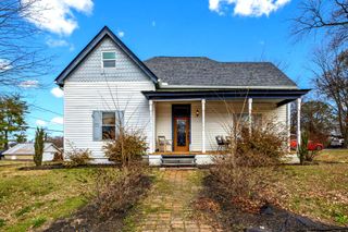 500 5th Ave, E, Springfield, TN 37172