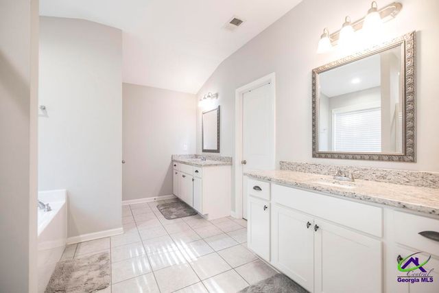 215 Golden Rod Trail, Perry, GA 31069