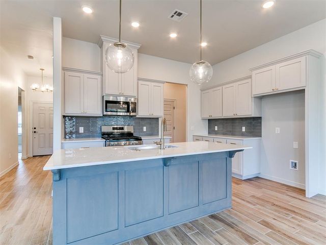7708 Three Woods Lane, Yukon, OK 73099