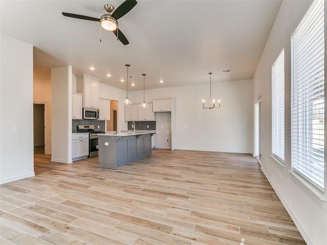 7708 Three Woods Lane, Yukon, OK 73099