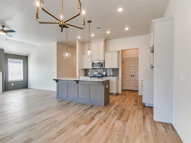 7708 Three Woods Lane, Yukon, OK 73099